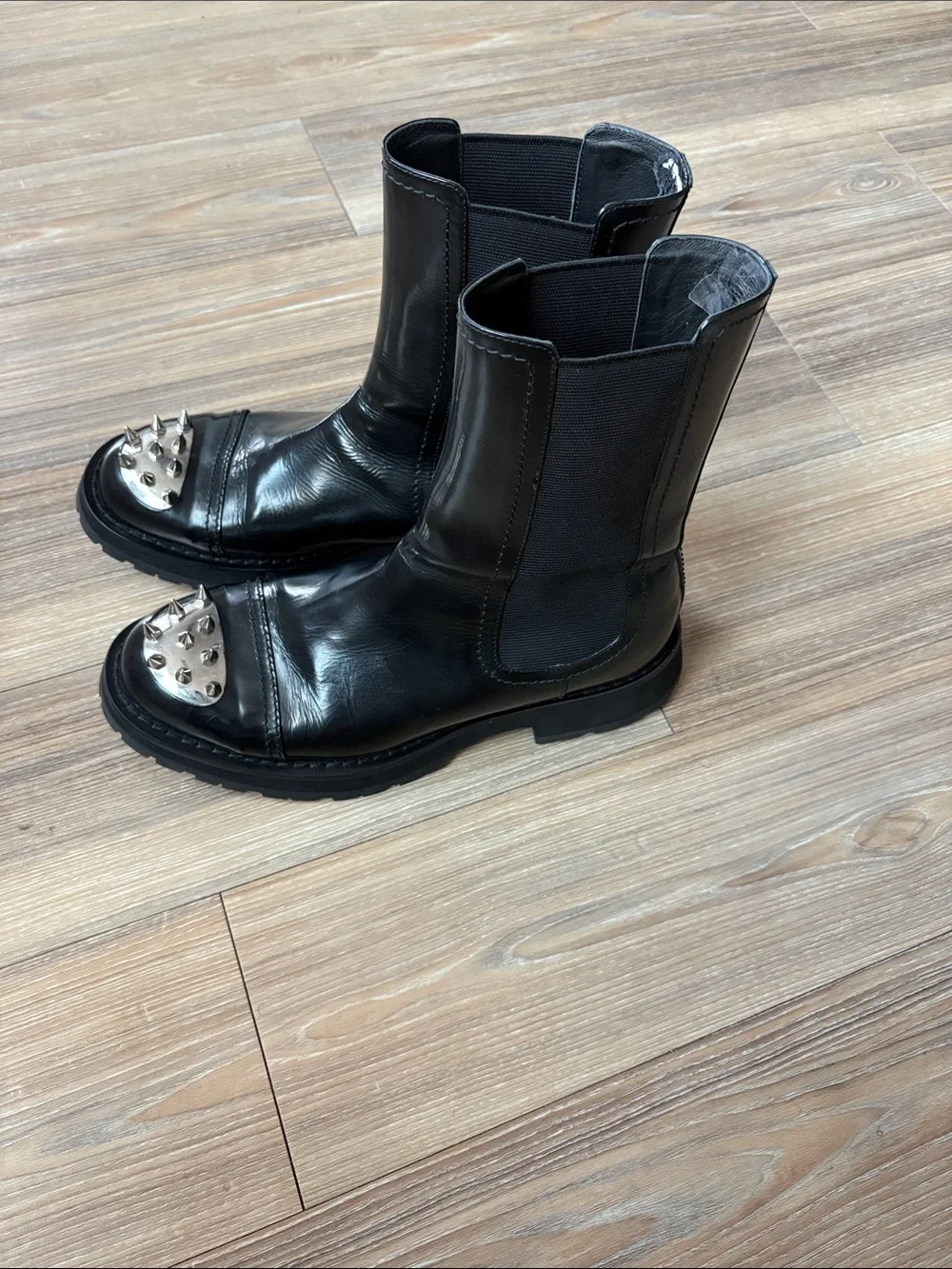 Alexander McQueen Black Leather Chelsea Boots with Silver Studded Toe Caps